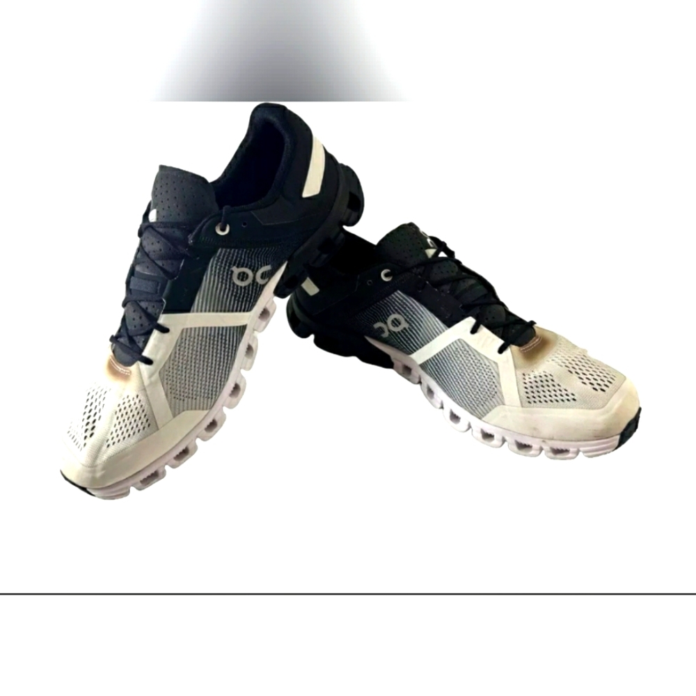 OnCloud Black White Cloudtec Helion Loudflow Running Shoes Men 12.5 Women 14